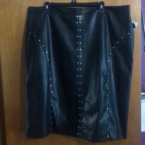 Worthington Faux Leather pencil skirt with detail